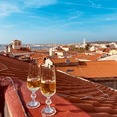 Apartament Life - Rooftop Access Location *